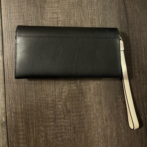 Kate Spade Wristlet - Picture 3 of 4